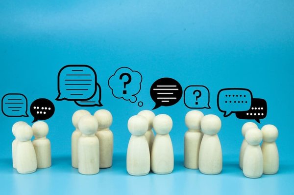 Quelles stratégies pour encourager les discussions intergénérationnelles sur les valeurs civiques ?